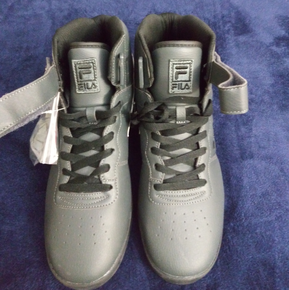 NWOB Fila Tennis Shoe - Picture 4 of 5